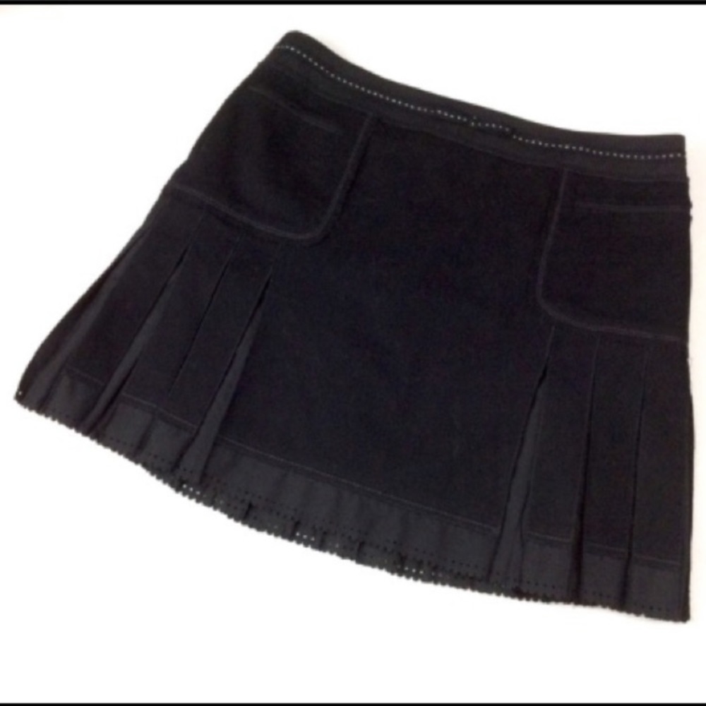 Elle Tahari Wool Pleated Laser Cut‎ Skirt Sz 4